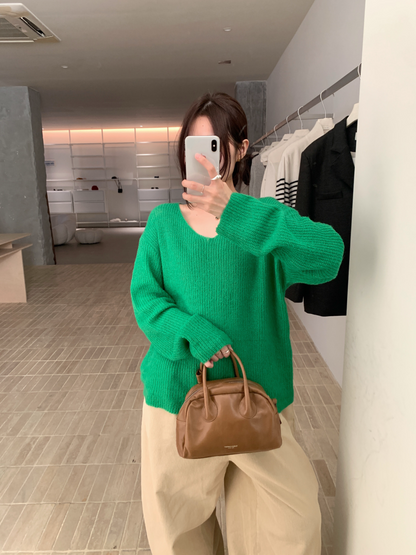 // 柔軟親膚馬海毛11色v領NT