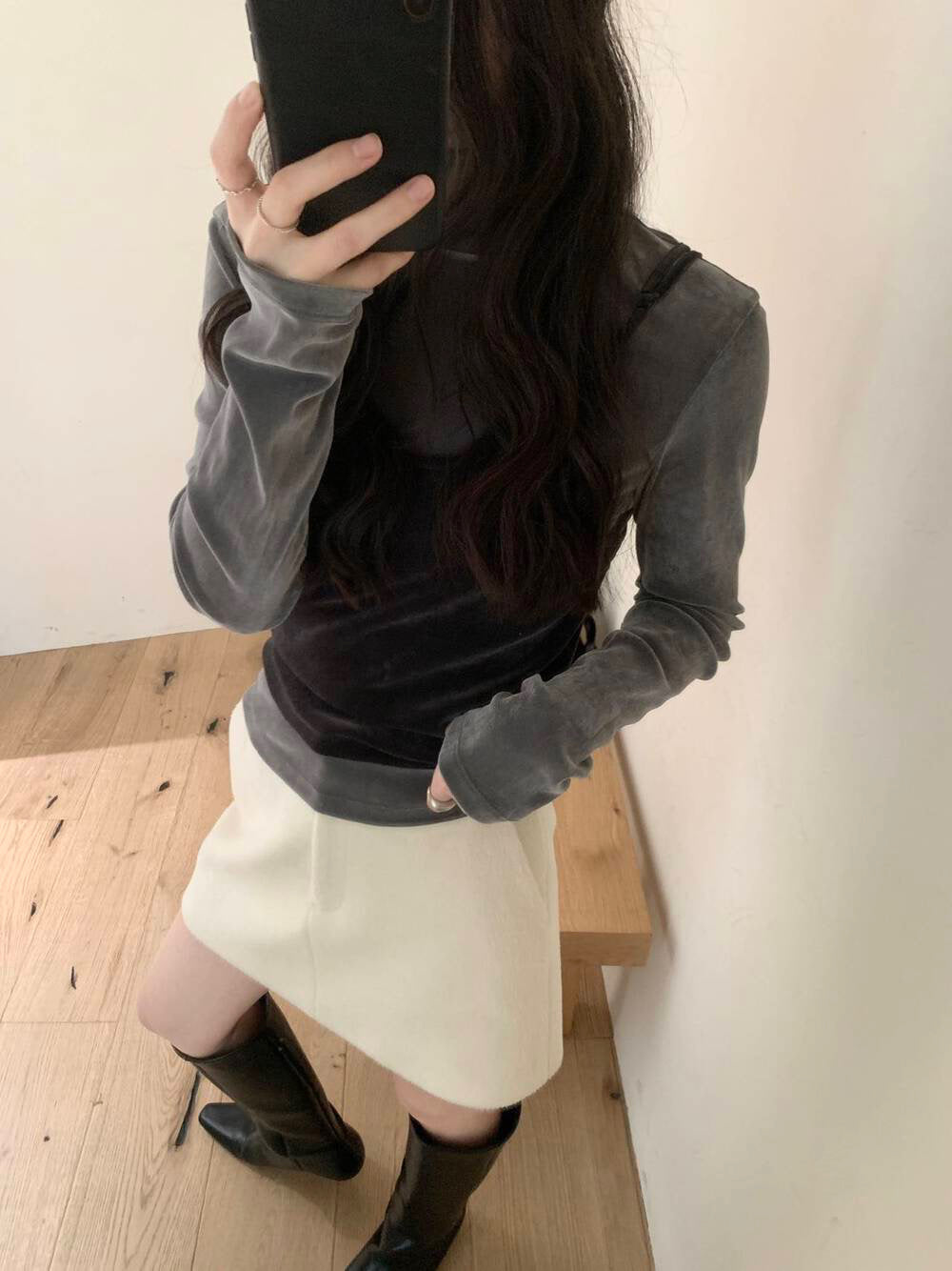 // 半領絲絨感打底上衣