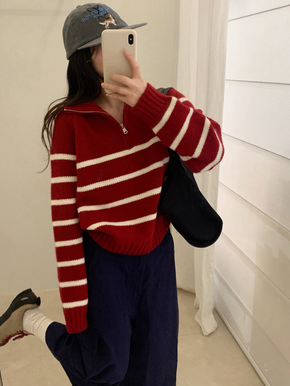 // 經典款半拉鍊間條毛衣