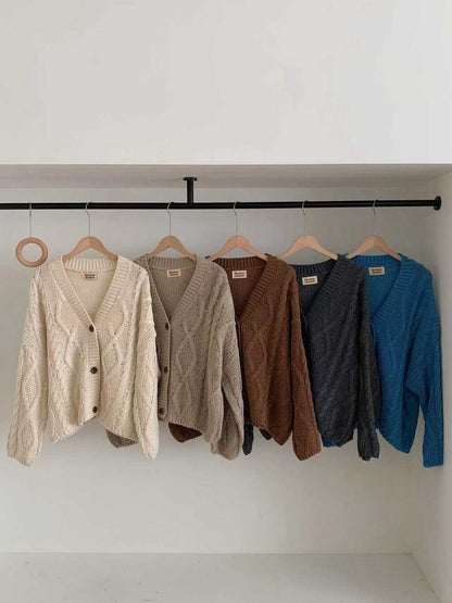 // 復古感V領重工麻花中長CD