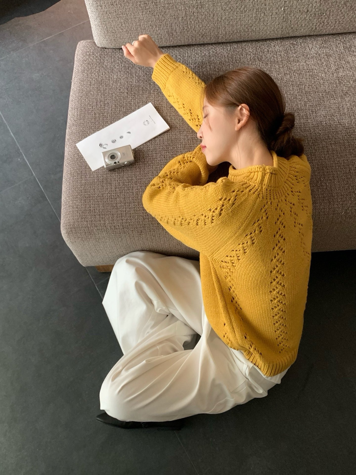 (部分現貨) // 15%wool鏤空鈎花半領卷邊毛衣