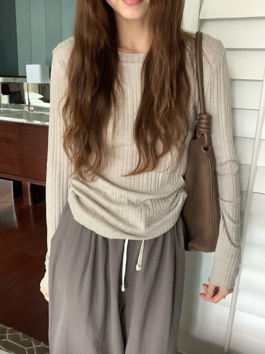 (部分現貨) // 直坑紋小設計U背TEE