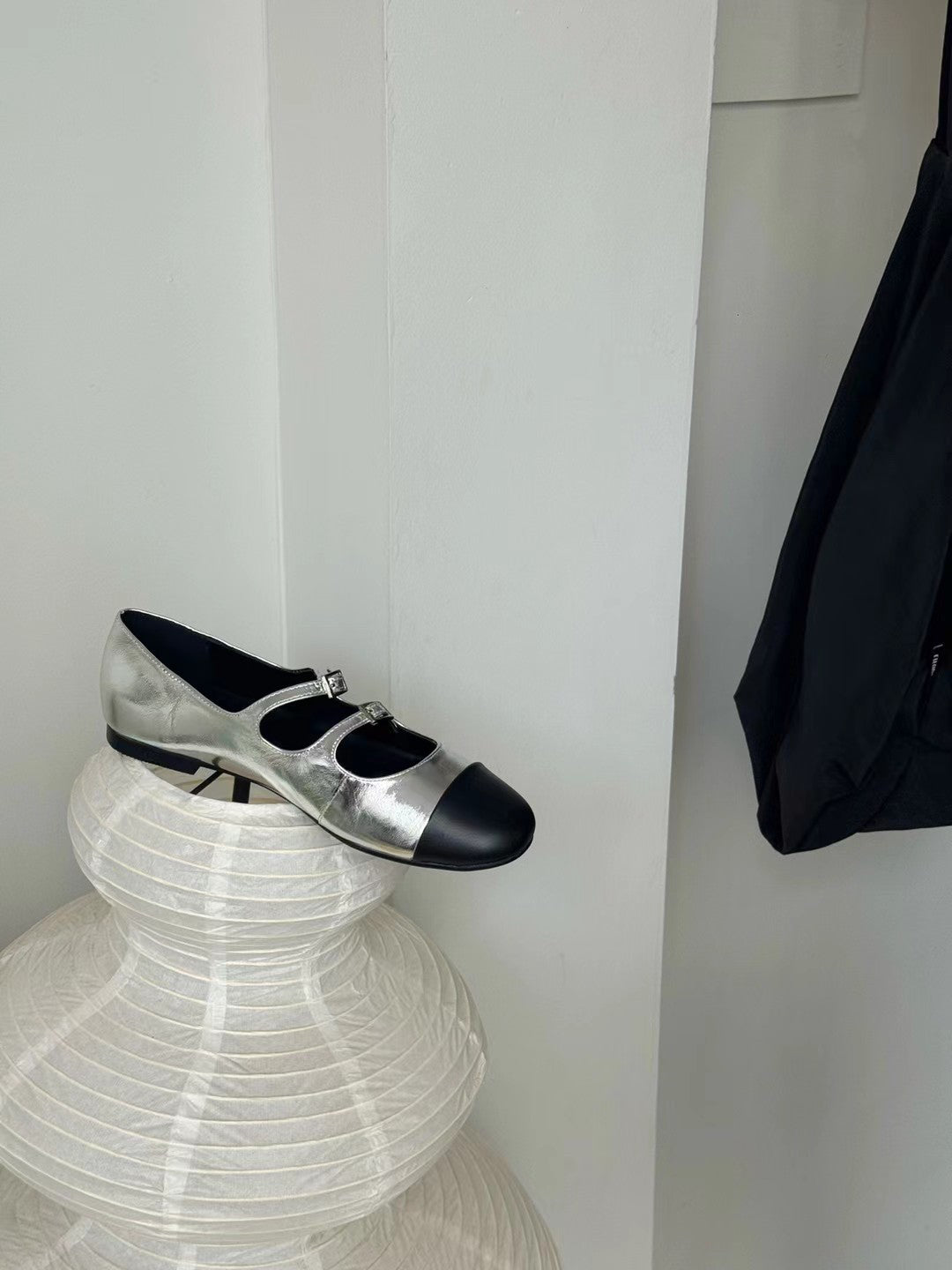 // 雙帶拼色深口Maryjane