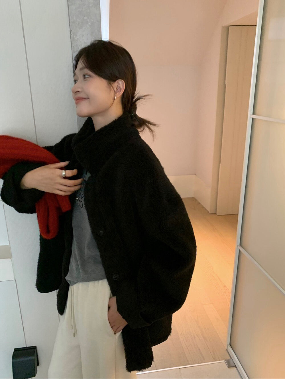 // 可雙面穿皮毛一體翻領中長外套