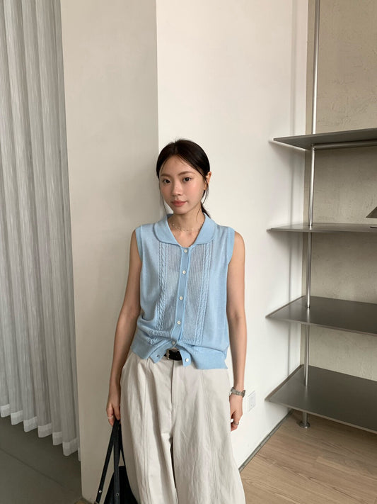 // 圓翻領細麻花織紋針織背心
