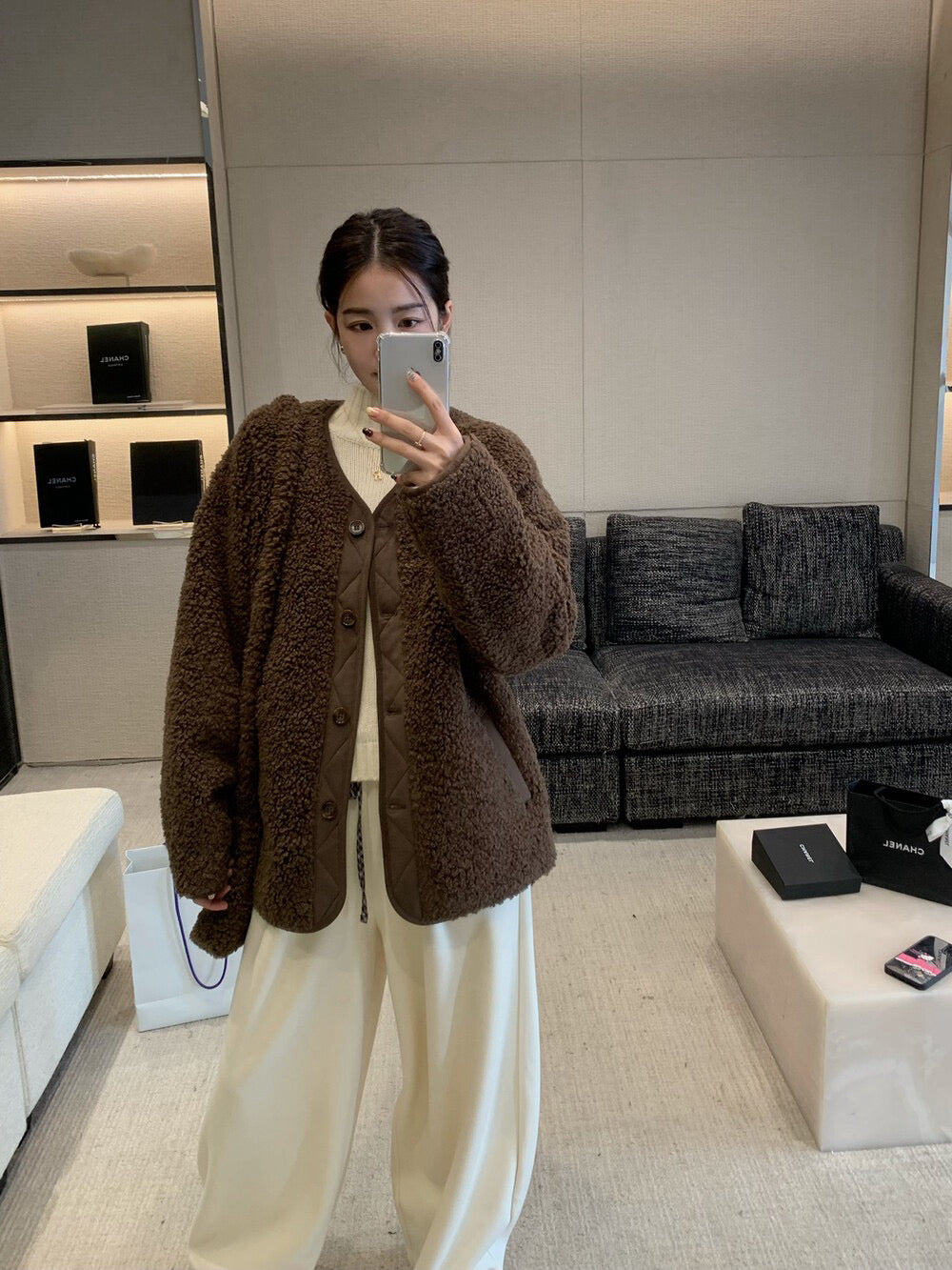 // 20%wool軟糯皮毛一體粒粒毛中長外套