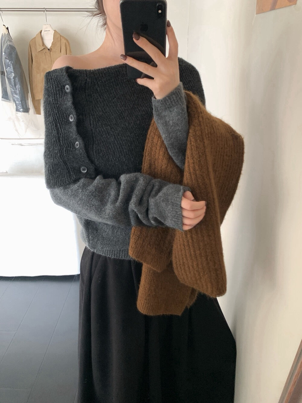 // 設計感側鈕扣雙層領一字領NT