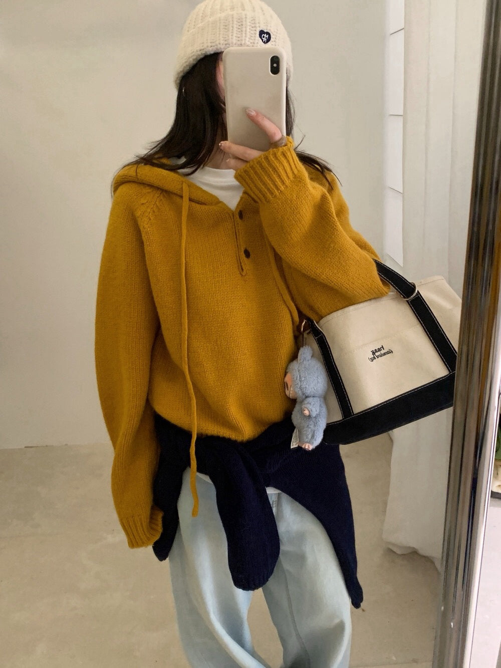 // 鈕扣設計連帽落肩毛衣