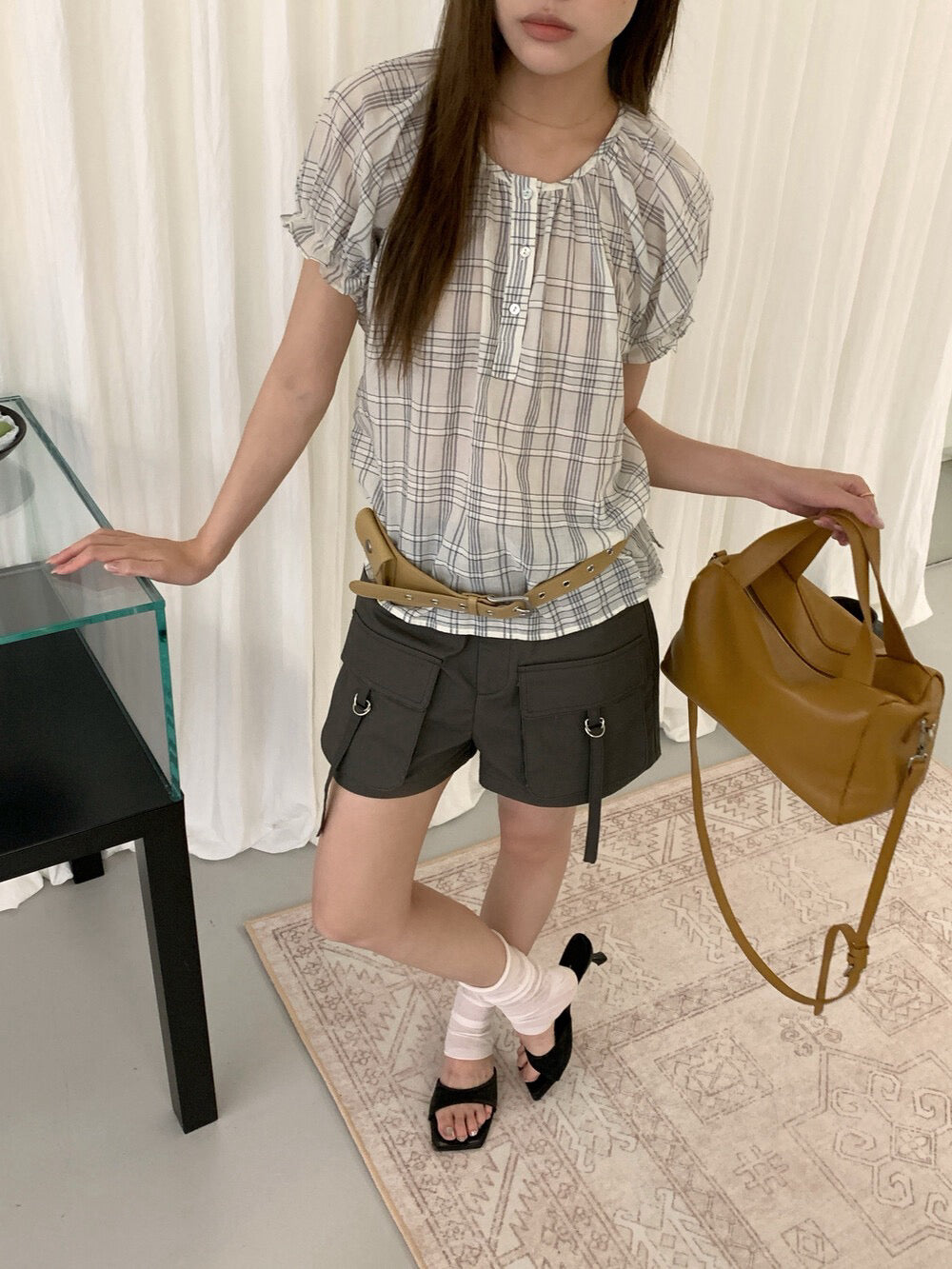 B32 / 復古格紋鈕扣泡泡袖BL