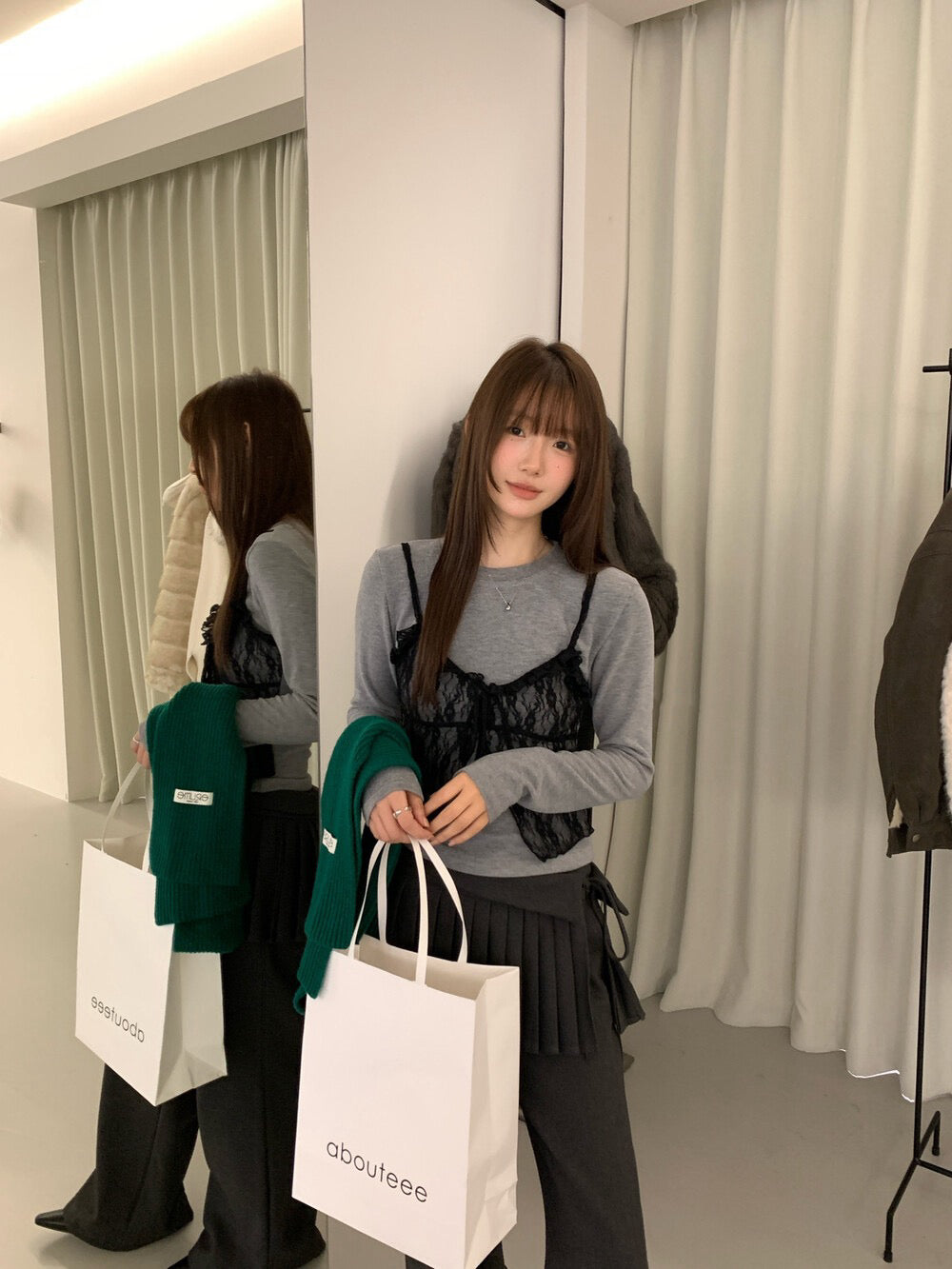 // 小性感假兩件Lace吊帶上衣