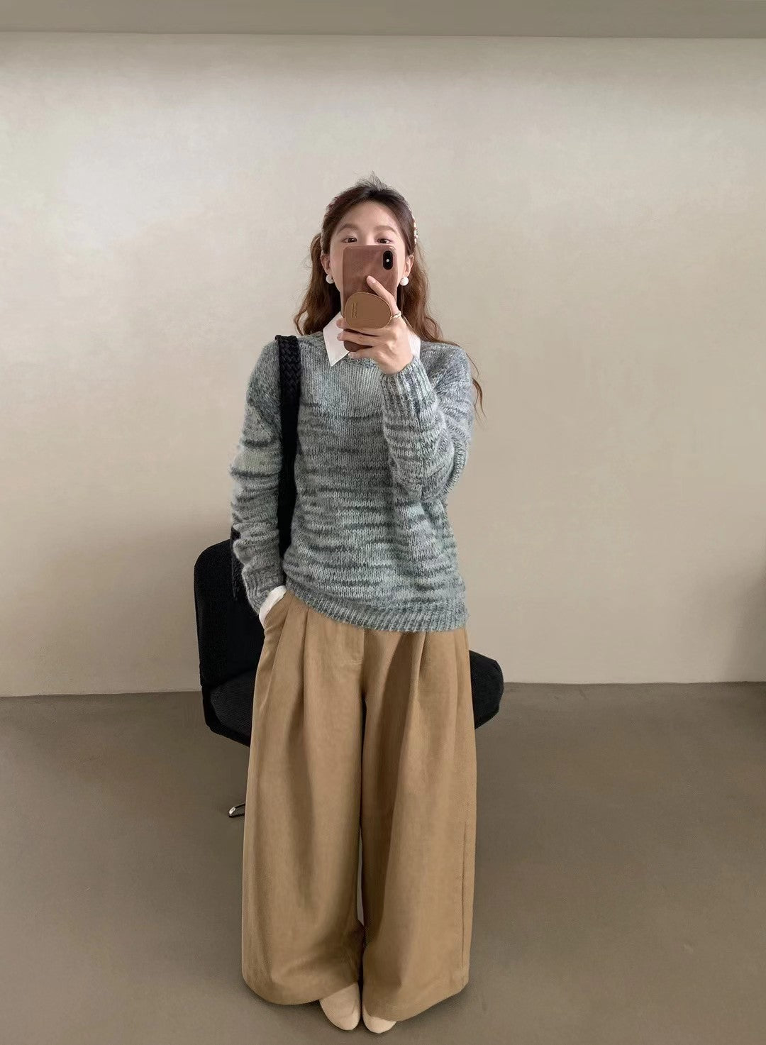 // 超好看的雜色花線圓領毛衣