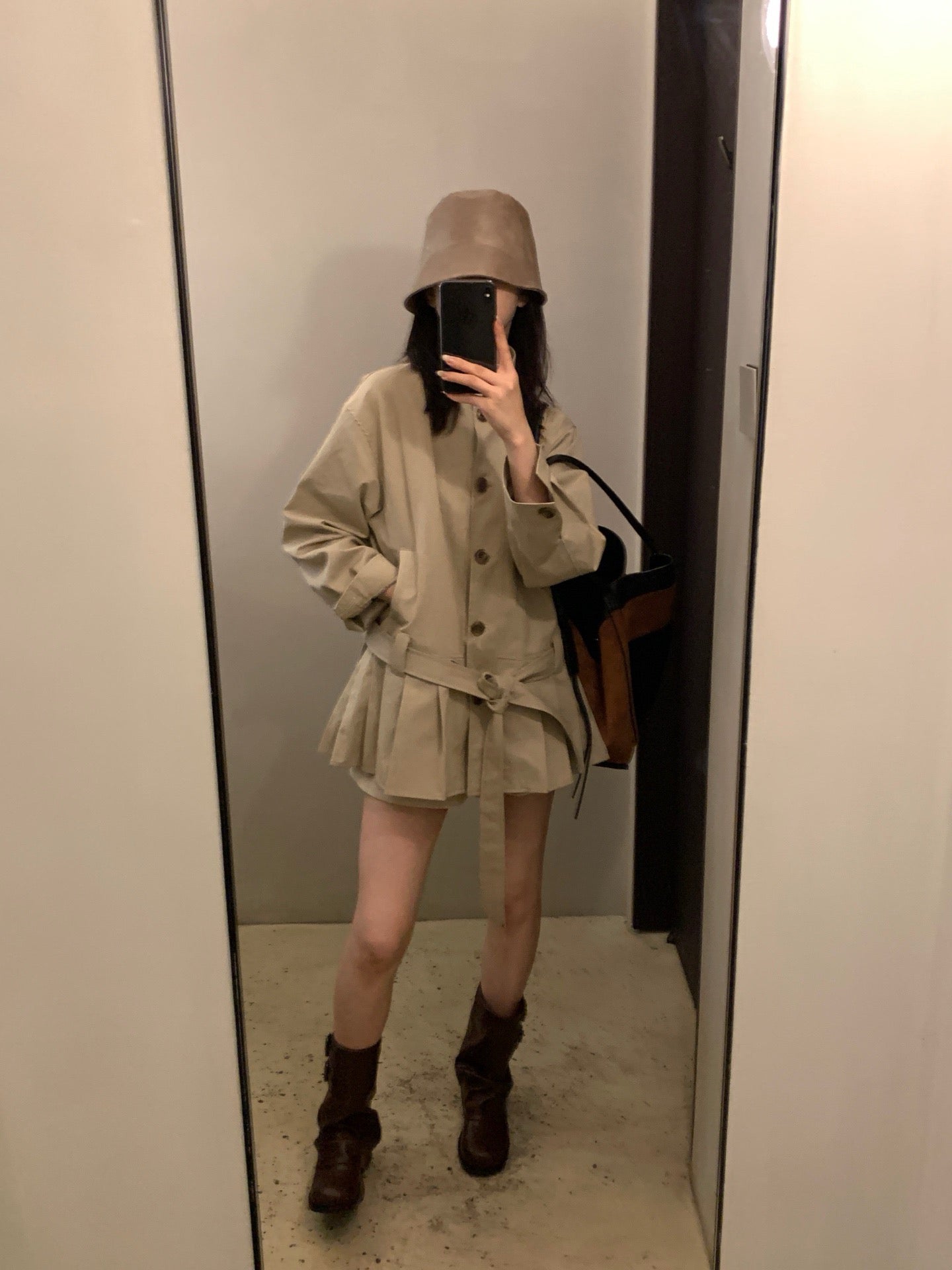// 設計感百褶腳可立領trench coat