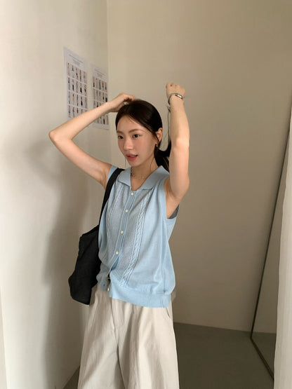 // 圓翻領細麻花織紋針織背心