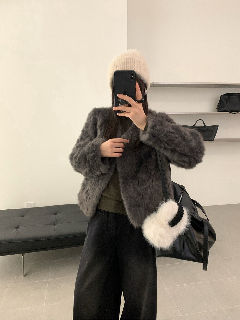 // 高級感皮毛一體V領毛毛外套