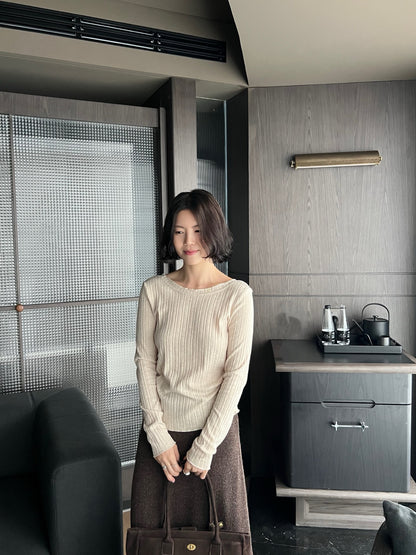 (部分現貨) // 直坑紋小設計U背TEE