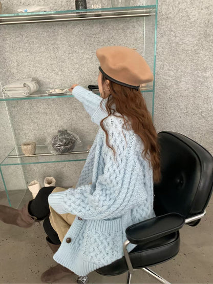 // 超重工麻花粗棒針立領CD