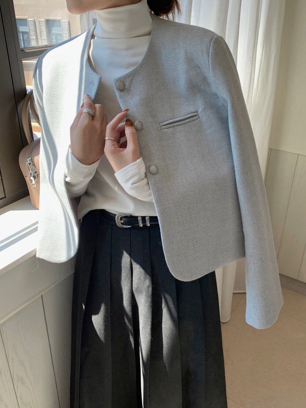 // 質感鈕扣10%wool弧邊薄毛呢外套