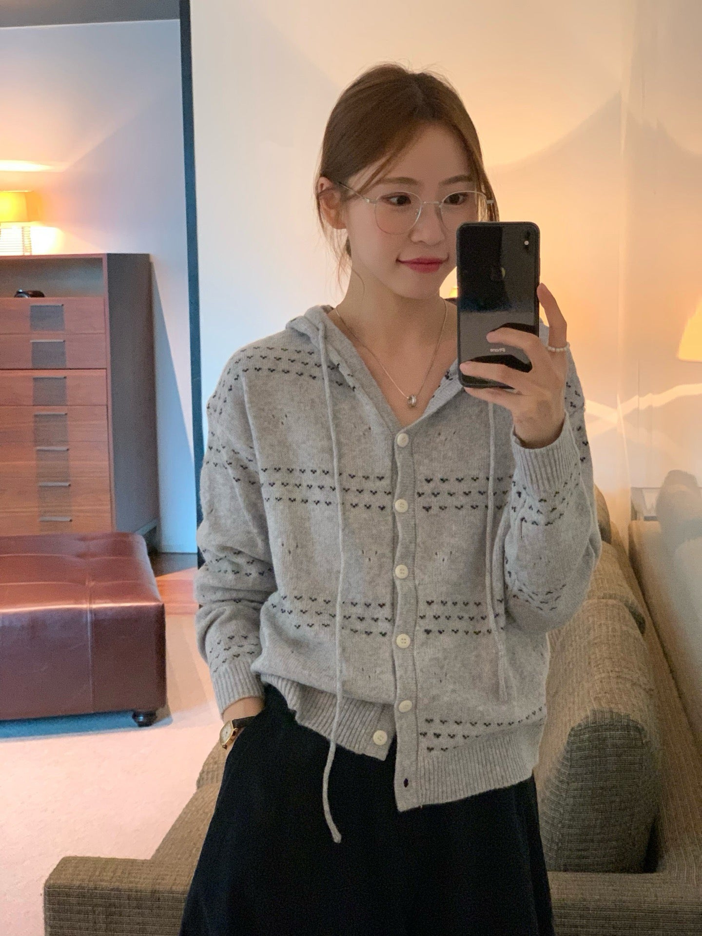 // 心心刺繡鏤空通花連帽CD