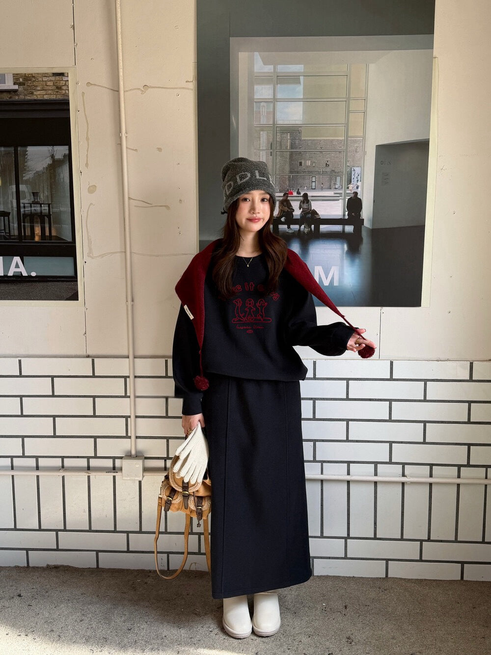 // 可愛刺繡圖案加絨衛衣+中裙套裝(連針織披肩)