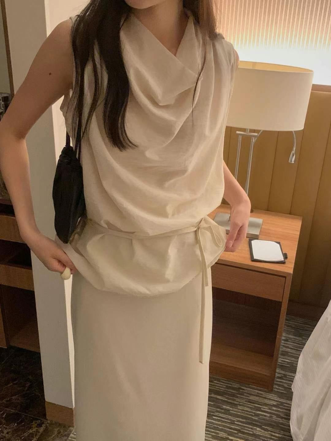 // 垂垂領口silky連腰帶背心