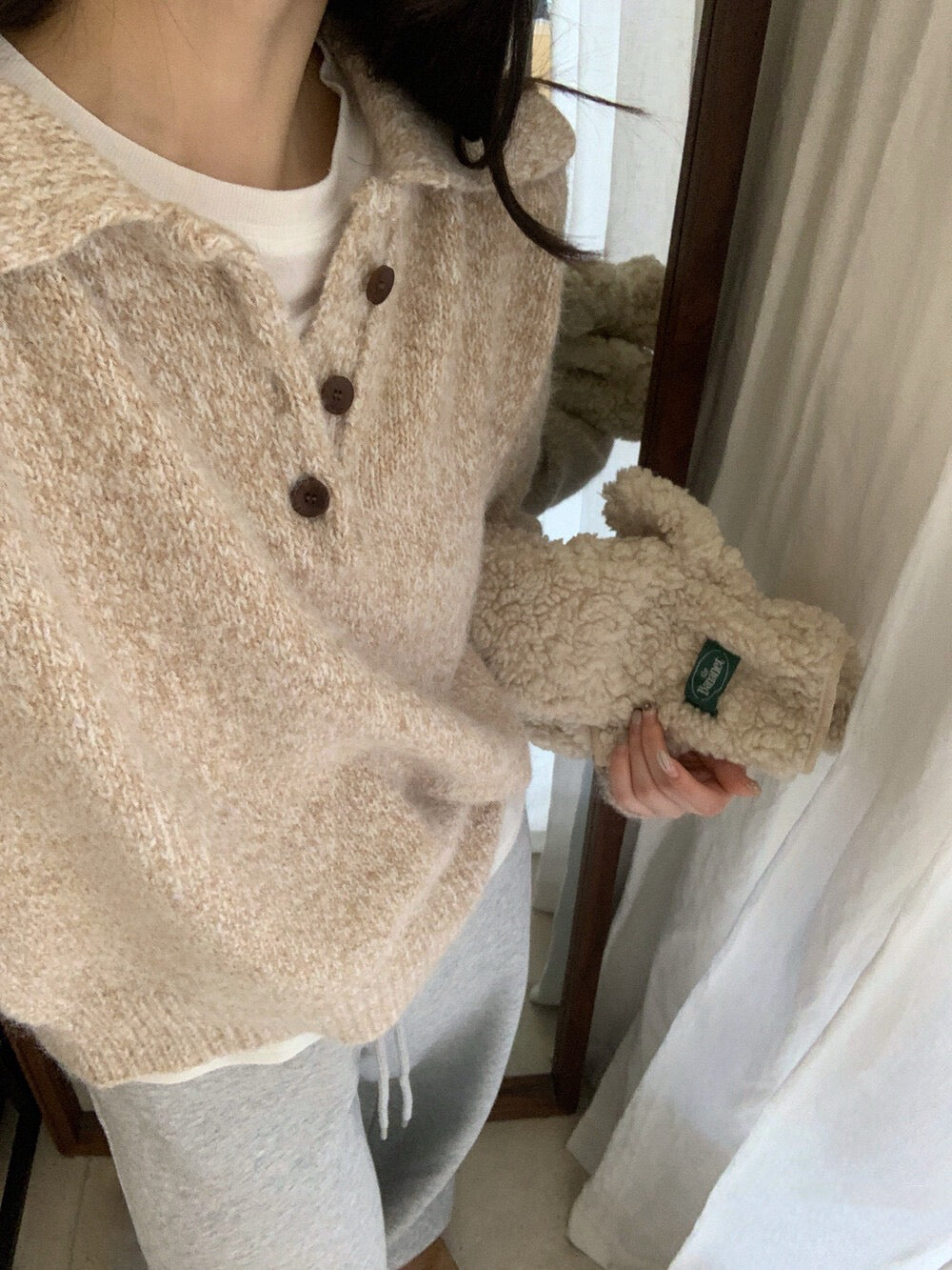 // 軟糯混兔毛花線鈕扣翻領毛衣