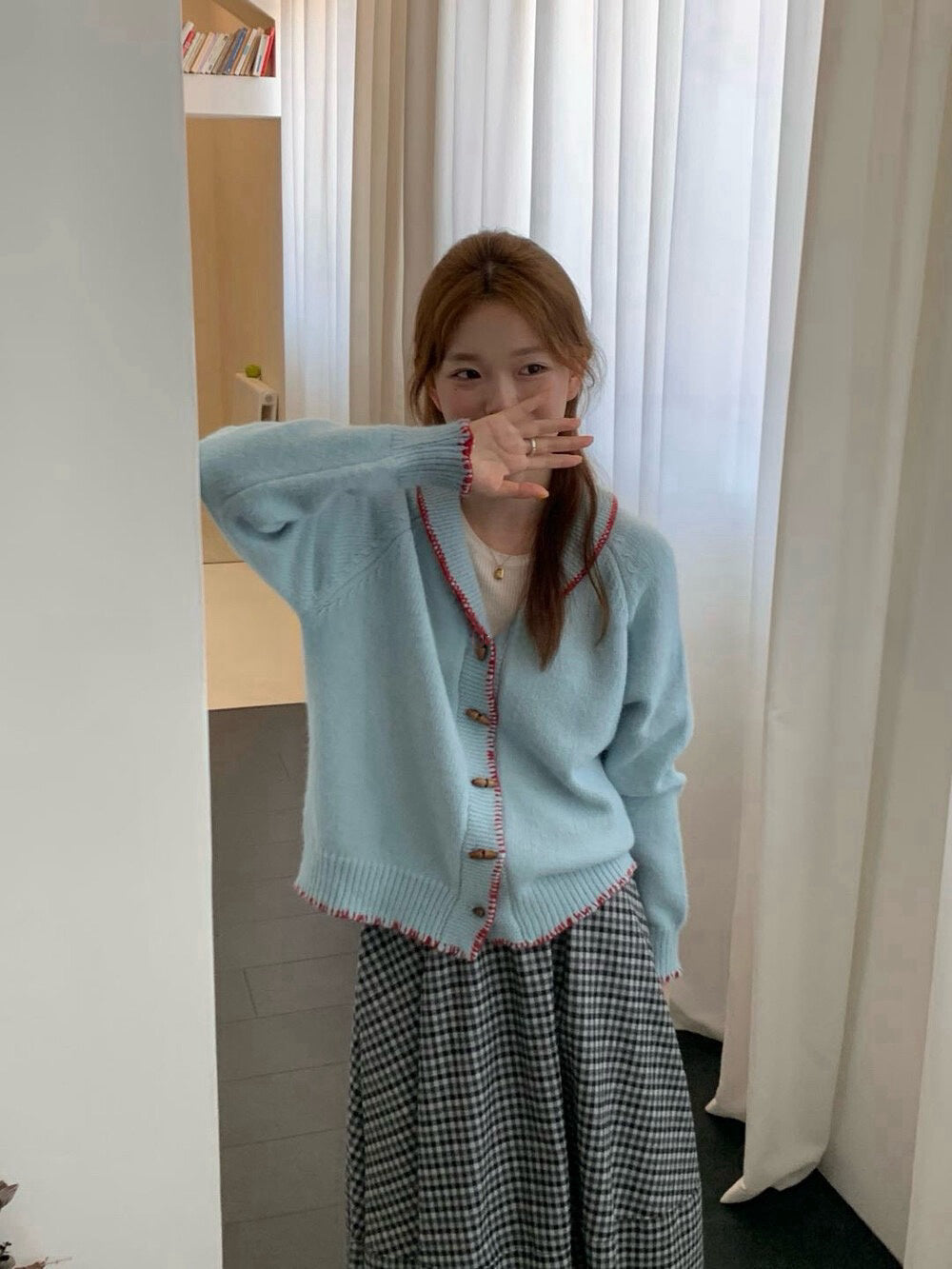 // 18%羊毛撞色鎖邊牛角鈕CD