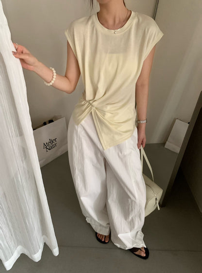 // 小飛袖不規則皺褶TEE
