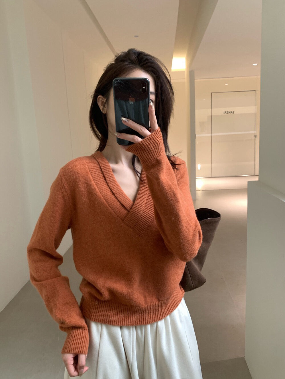 // 特別領口設計V領NT