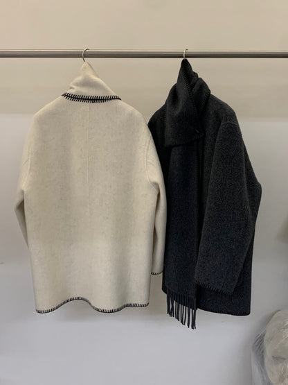 // 100%羊毛撞色鎖邊手工外套(連頸巾)