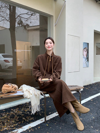 // 撞色邊小刺繡半拉鍊衛衣+半身裙套裝