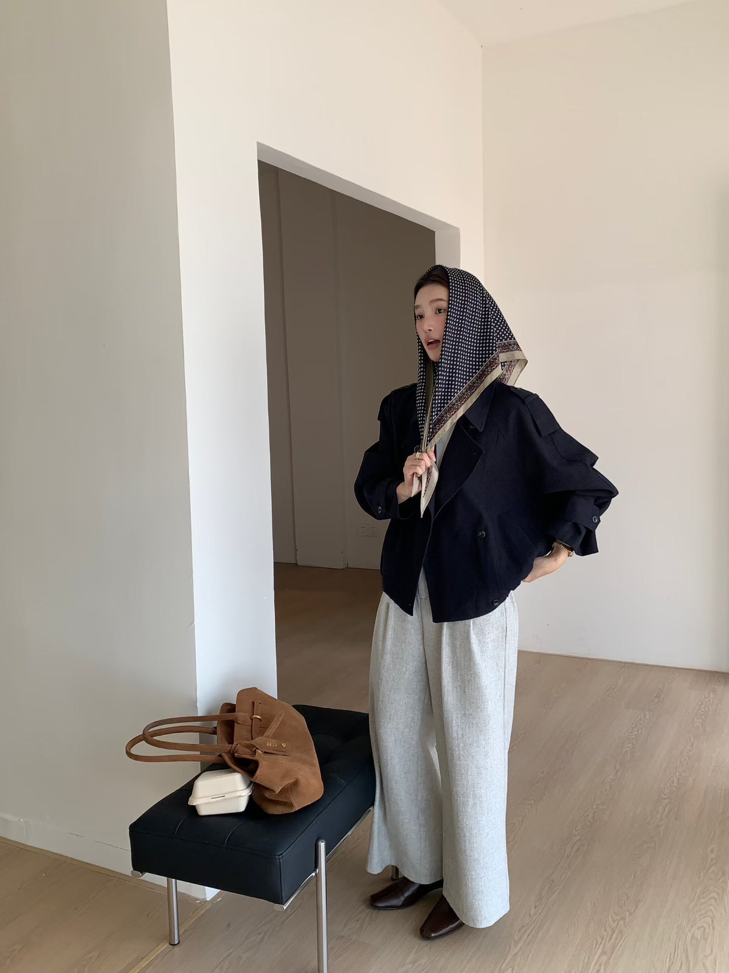 // 經典雙排扣短款外套(連絲巾)