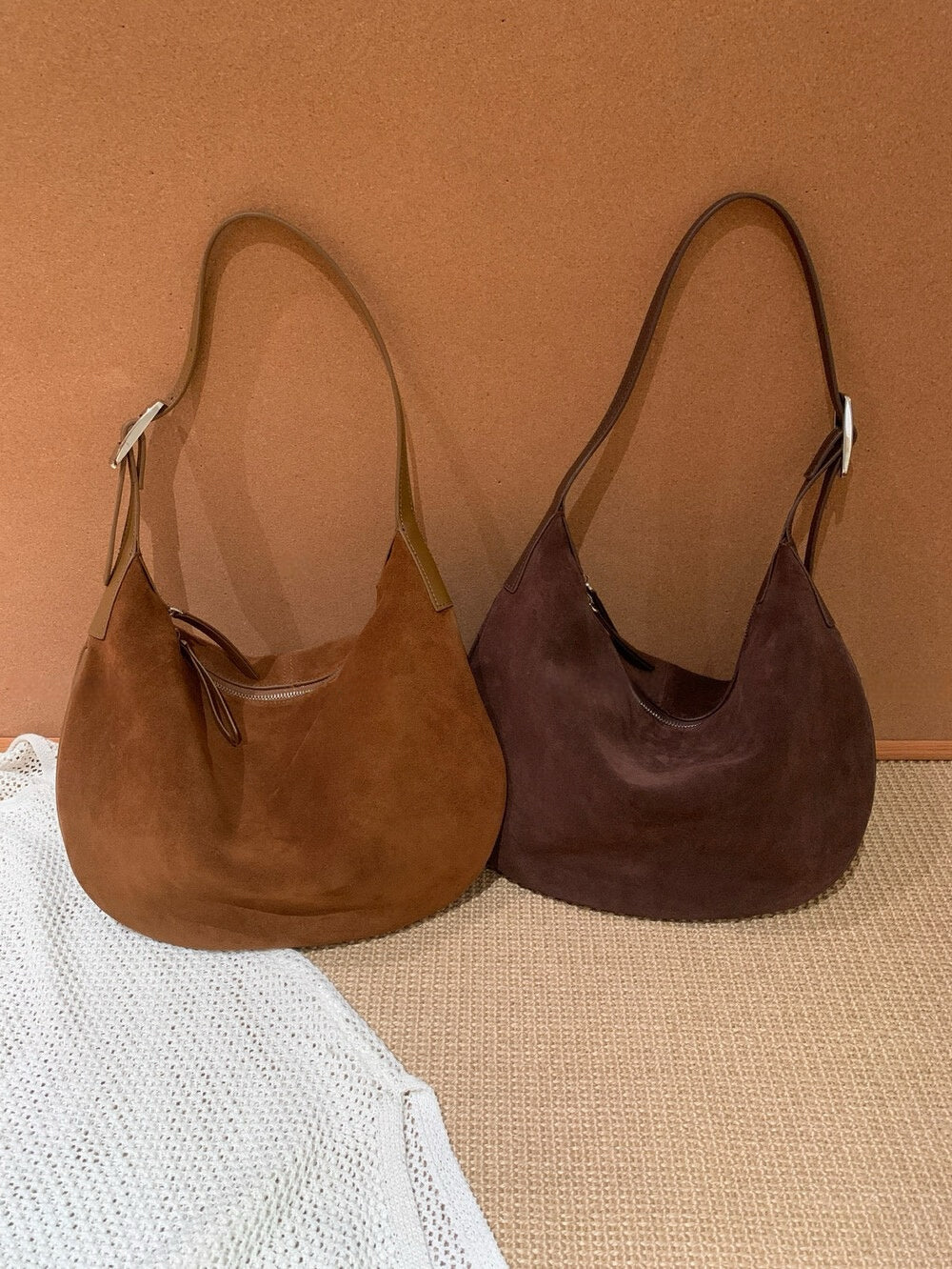 // 頭層牛皮麂皮絨hobo bag(肩帶可調)