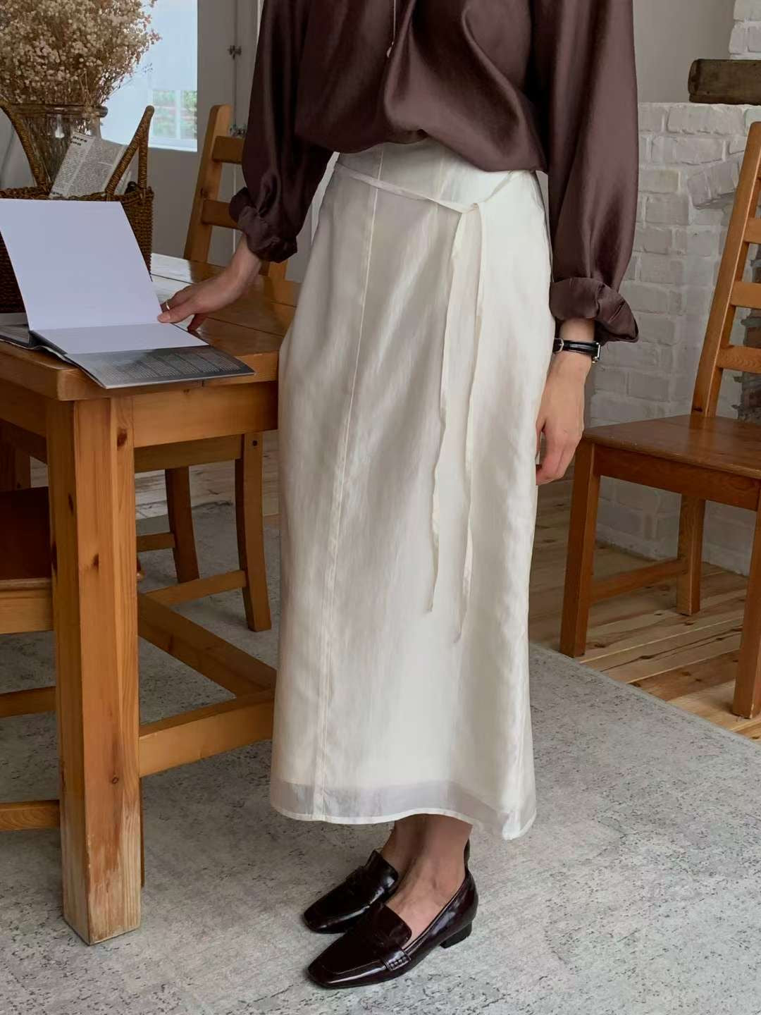 // 雙層lace後開叉連腰繩SK