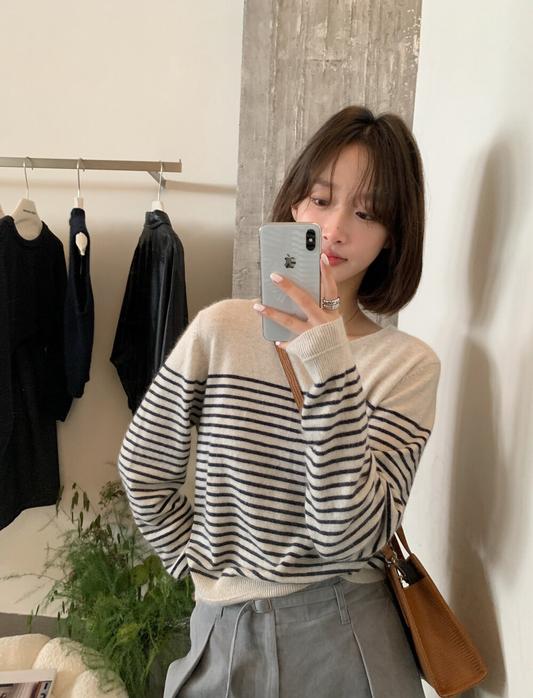 // 法式氣質間條針織上衣