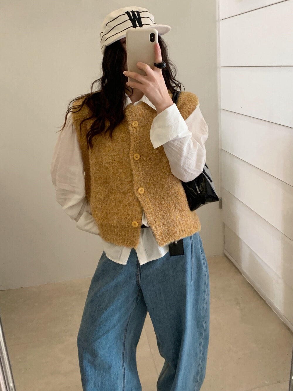 // 可愛感圈圈毛鈕扣背心馬甲￼