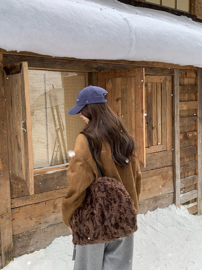 // 皮毛一體毛毛圓翻領麂皮外套