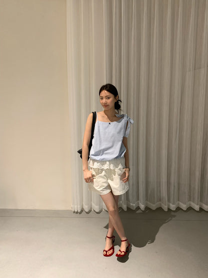 // 拼接鈎花邊單邊綁帶斜肩細格仔背心