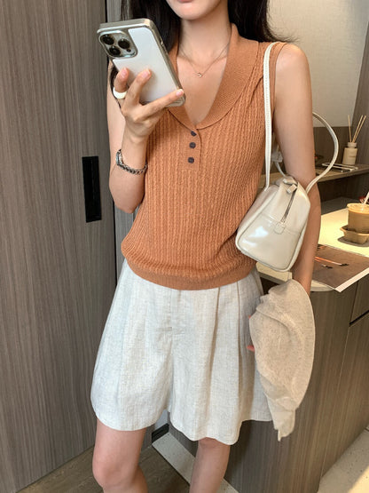 // 氣質翻領小鈕扣細麻花背心NT