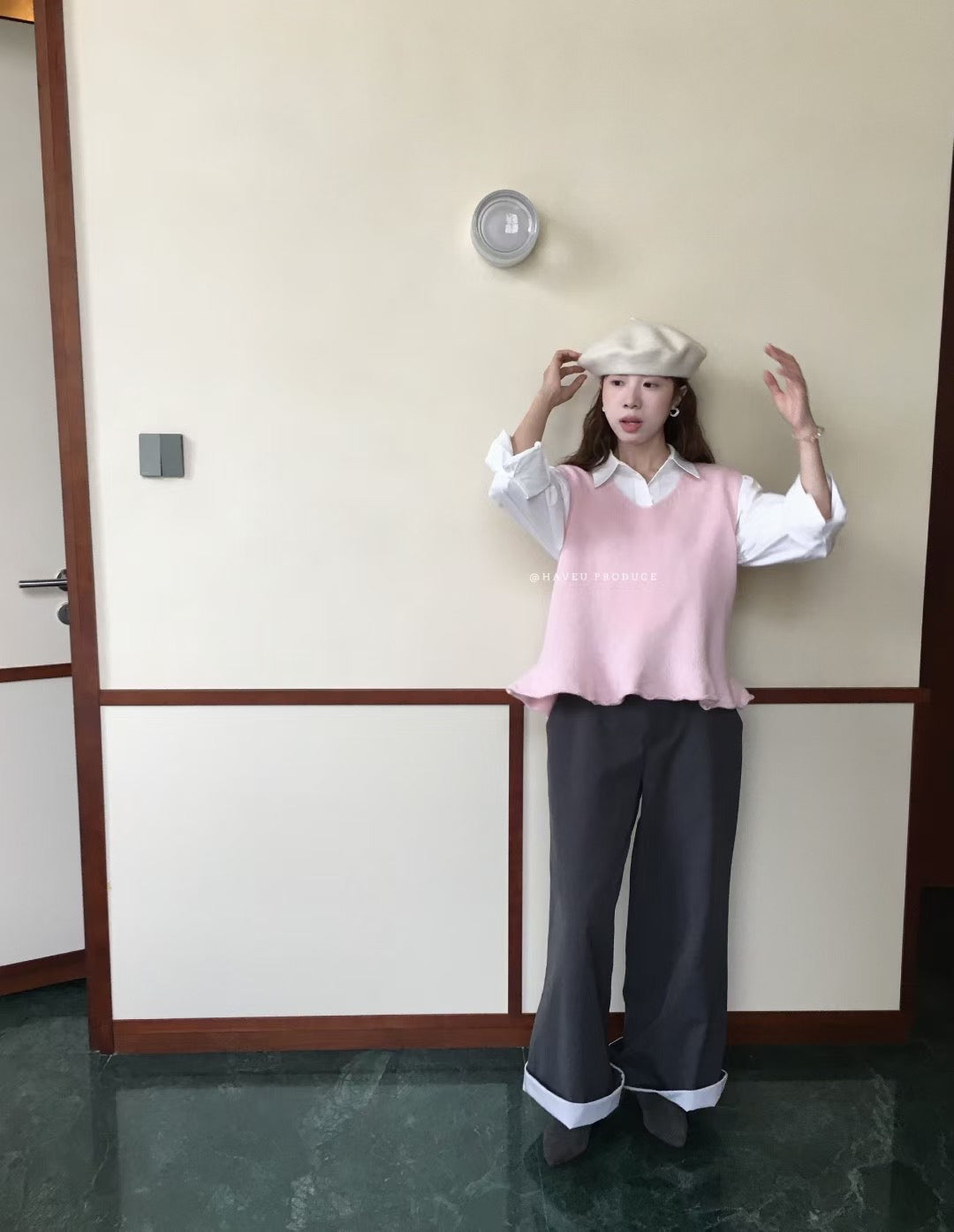 // 超美荷葉花邊腳針織背心