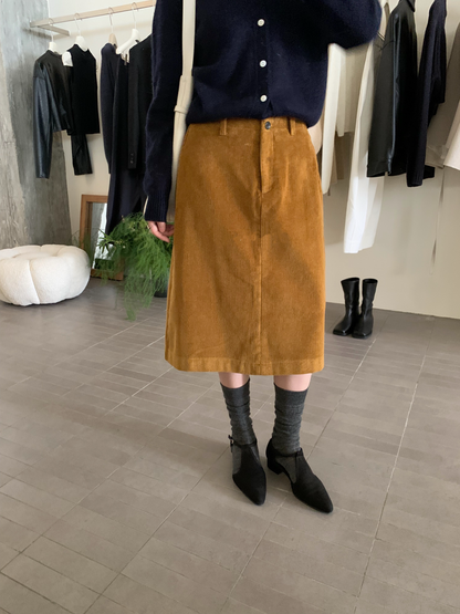 (部分現貨) // 復古感燈芯絨五分中裙
