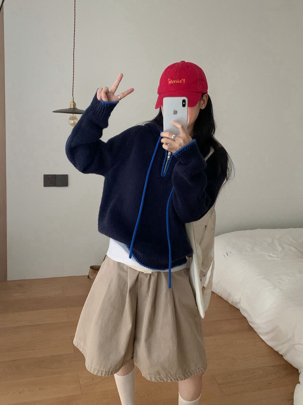 // 撞色半拉鍊連帽軟糯毛衣