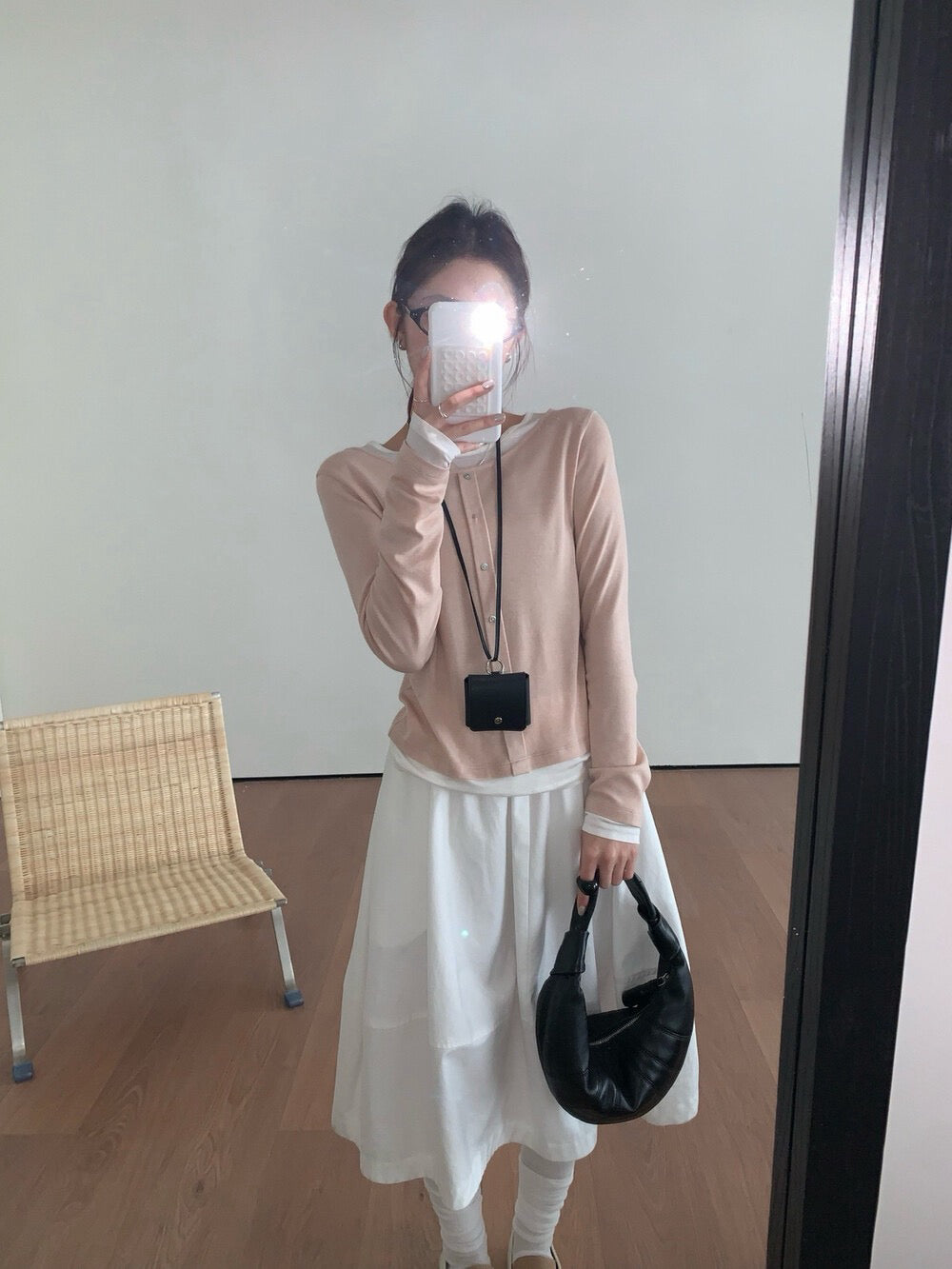 // 超親膚天絲料假兩件鈕扣上衣