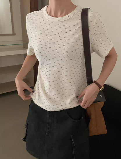 // 超親膚絨感小碎花TEE