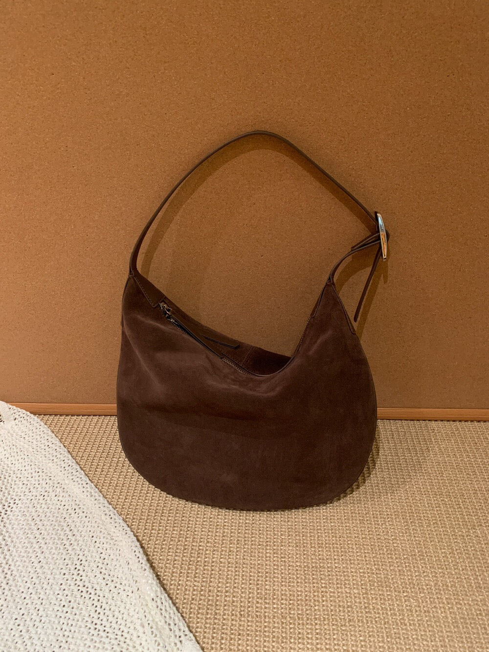 // 頭層牛皮麂皮絨hobo bag(肩帶可調)