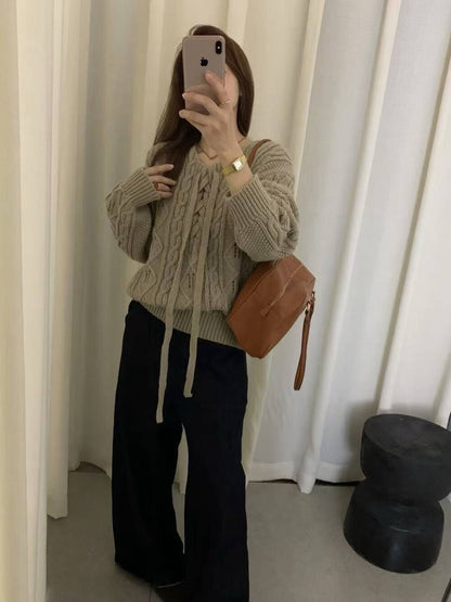 // 超美造型感麻花綁帶毛衣