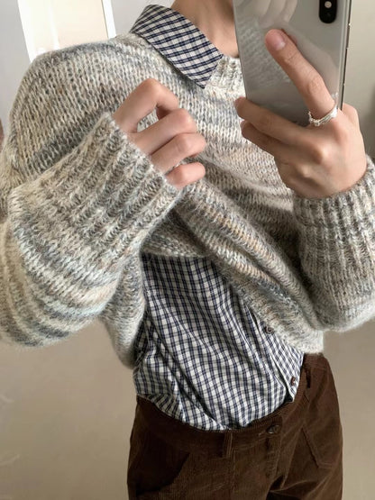 // 超好看的雜色花線圓領毛衣