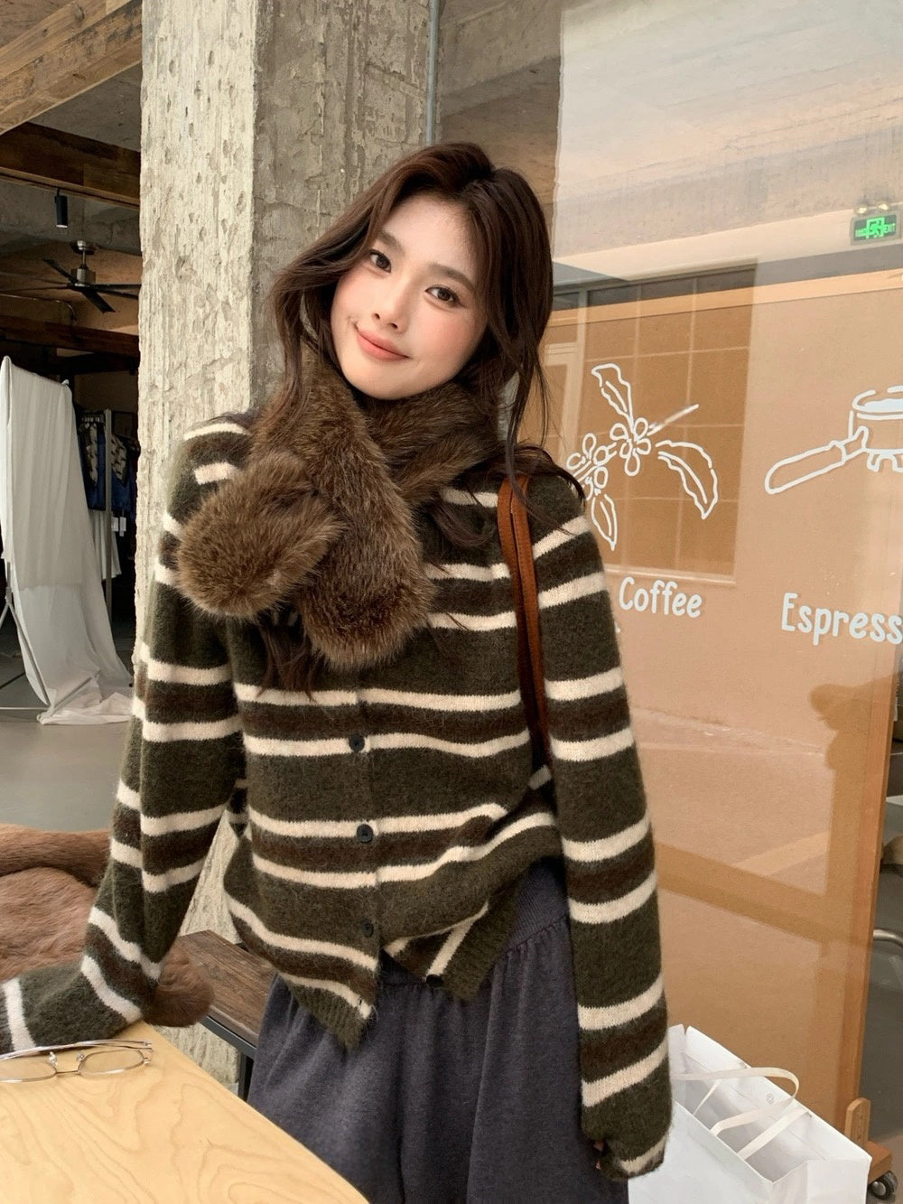 C79 / 軟糯感間條圓領針織外套(7%WOOL)