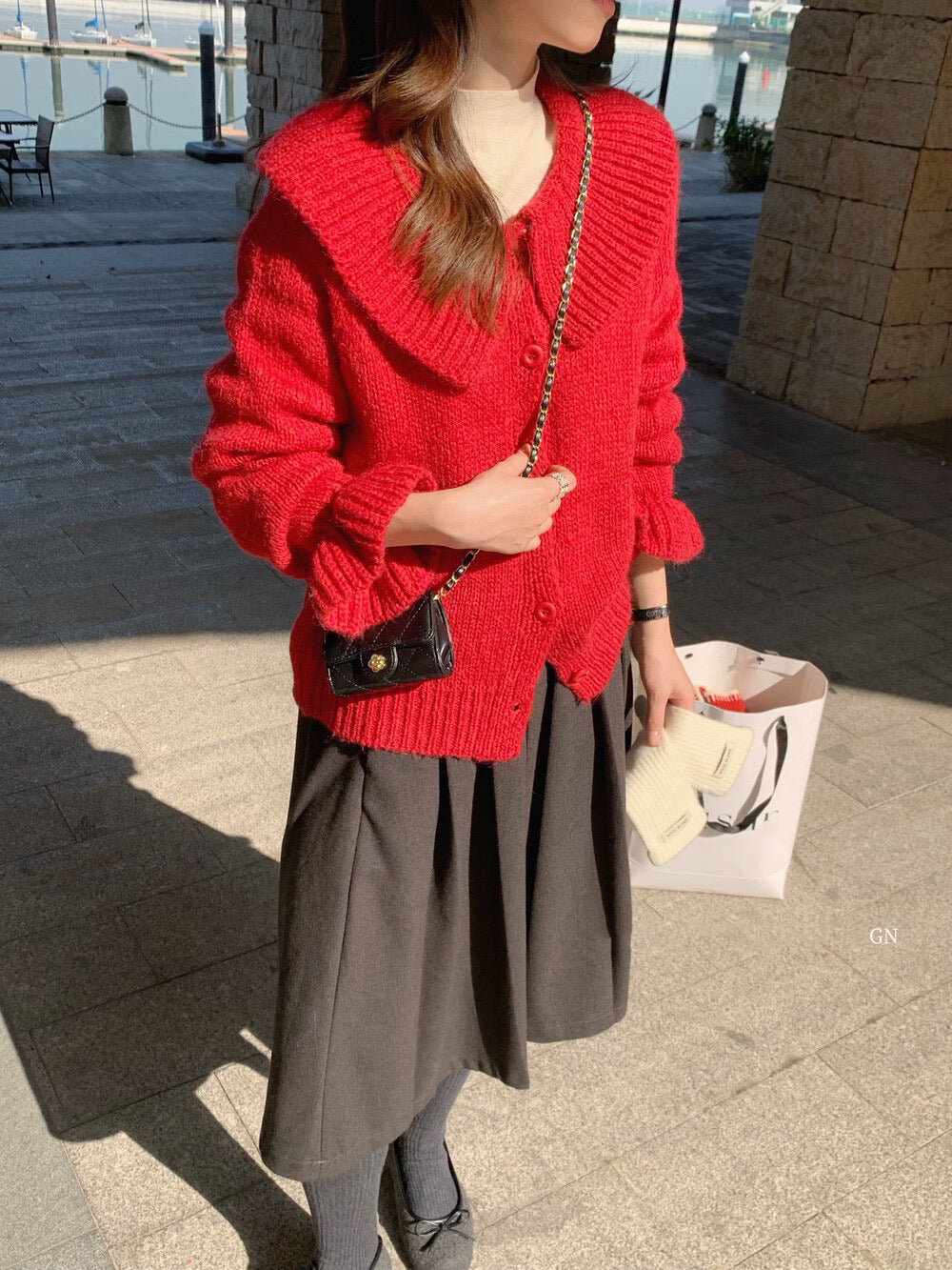 // 大荷葉領+袖開胸毛衣