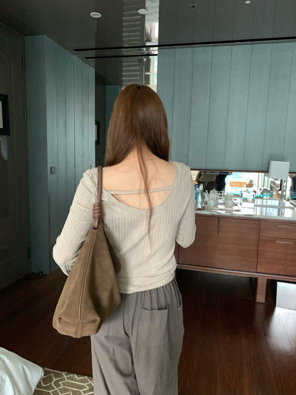 (部分現貨) // 直坑紋小設計U背TEE