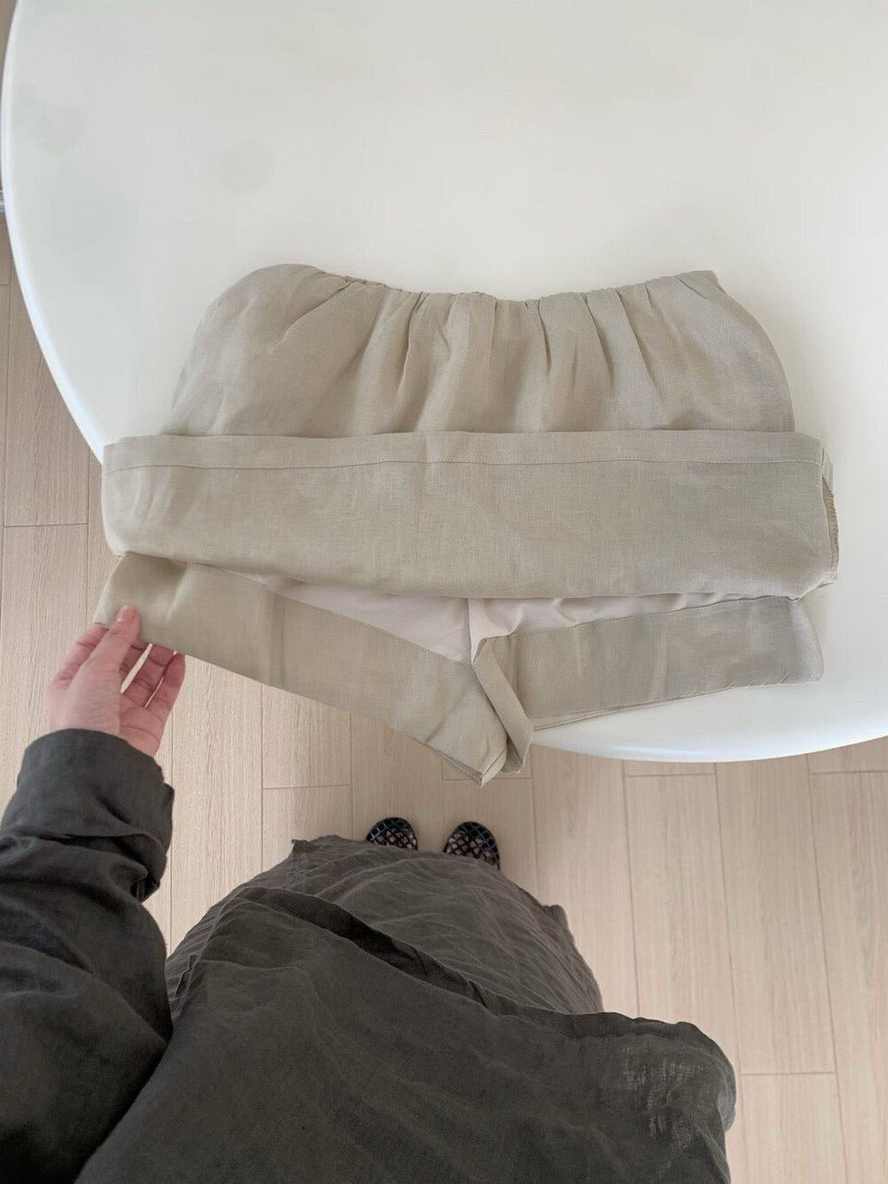 // 極簡風橡筋腰麻質裙褲